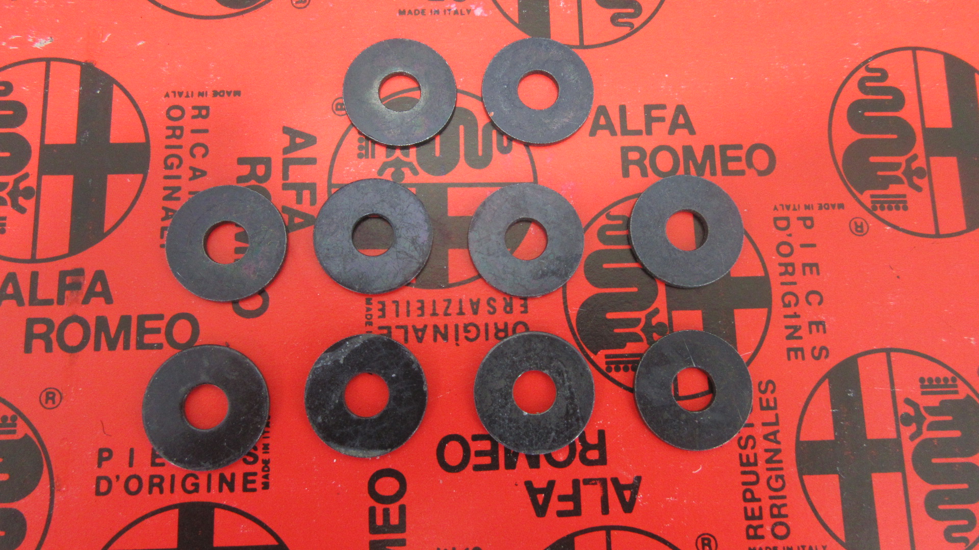 - 10 pz rondella piana fissaggi multiuso originale per Alfa Romeo anni 80/90 - Ø mm 6x18 - DIAM. INTERNO mm: 6 - DIAM. EST mm 18 - SP mm 1.4 CIRCA CONFRONTA BENE LE IMMAGINI ED ASSICURATI CHE SIA COMPATIBILE CON IL TUO MEZZO MARCA ORIGINALE ALFA ROMEO FONDO DI MAGAZZINO 37382 - E 22