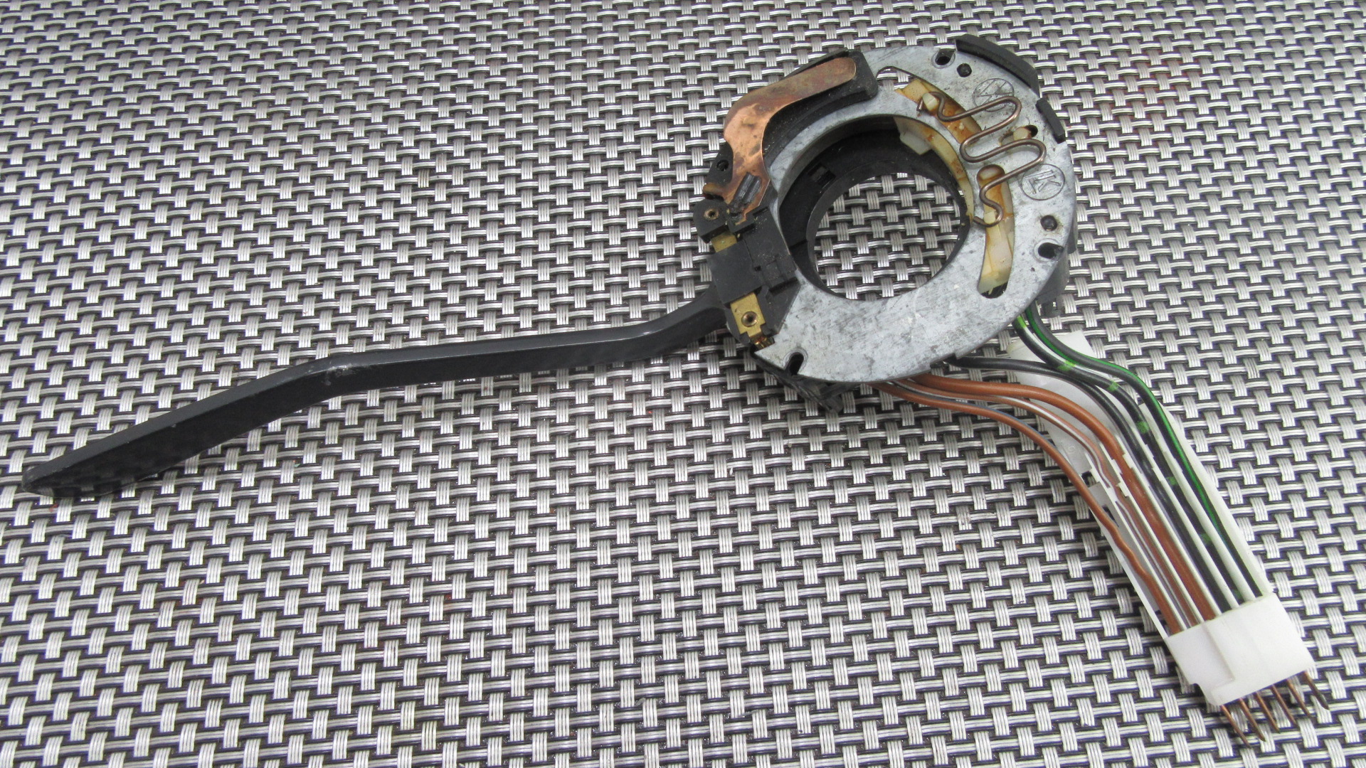- K 8191-DOT-SAE-QB-73 Devioluci Commutatore Frecce per VW Maggiolino - Karmann Ghia - Porsche 914 - CONFRONTA BENE LE IMMAGINI CI SONO PIU' MODELLI SIMILI ED ASSICURATI CHE SIA COMPATIBILE CON IL TUO MEZZO MARCA originale vw FONDO DI MAGAZZINO 37500 - m8 dev